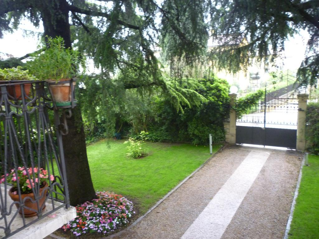 B&B Villa Dei Pini Domegliara Exterior photo