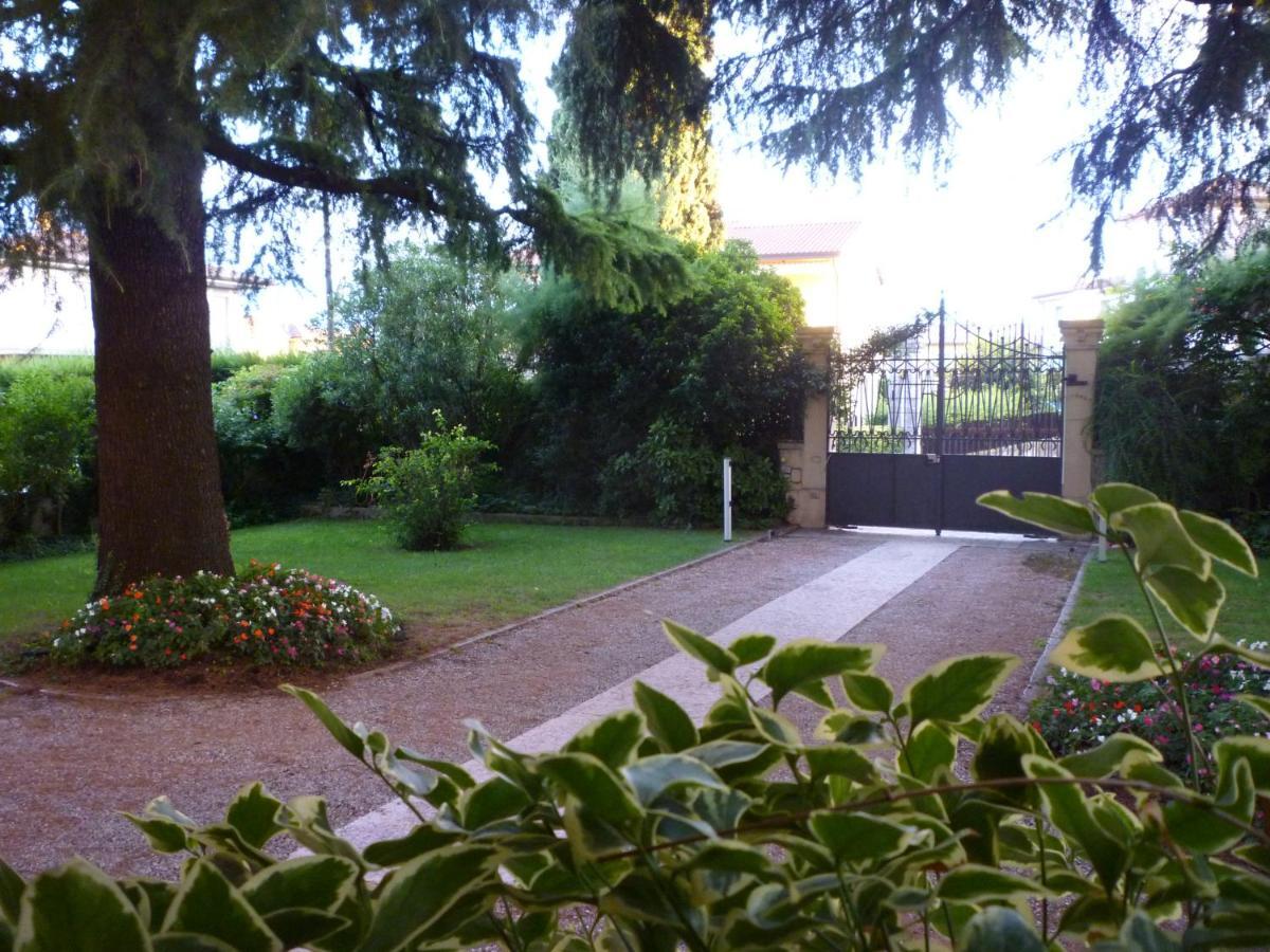 B&B Villa Dei Pini Domegliara Exterior photo
